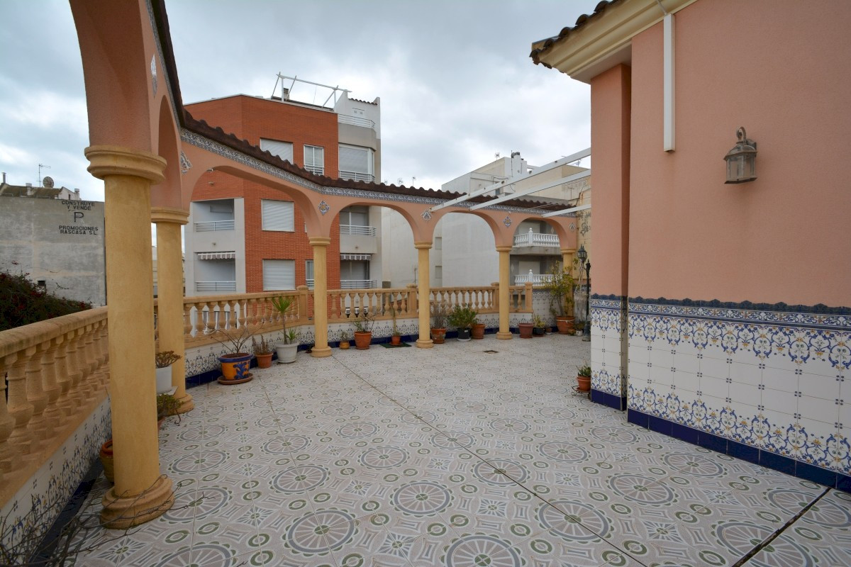 8 Bed Townhouse for sale in Guardamar Del Segura Costa Blanca, Alicante, Spain