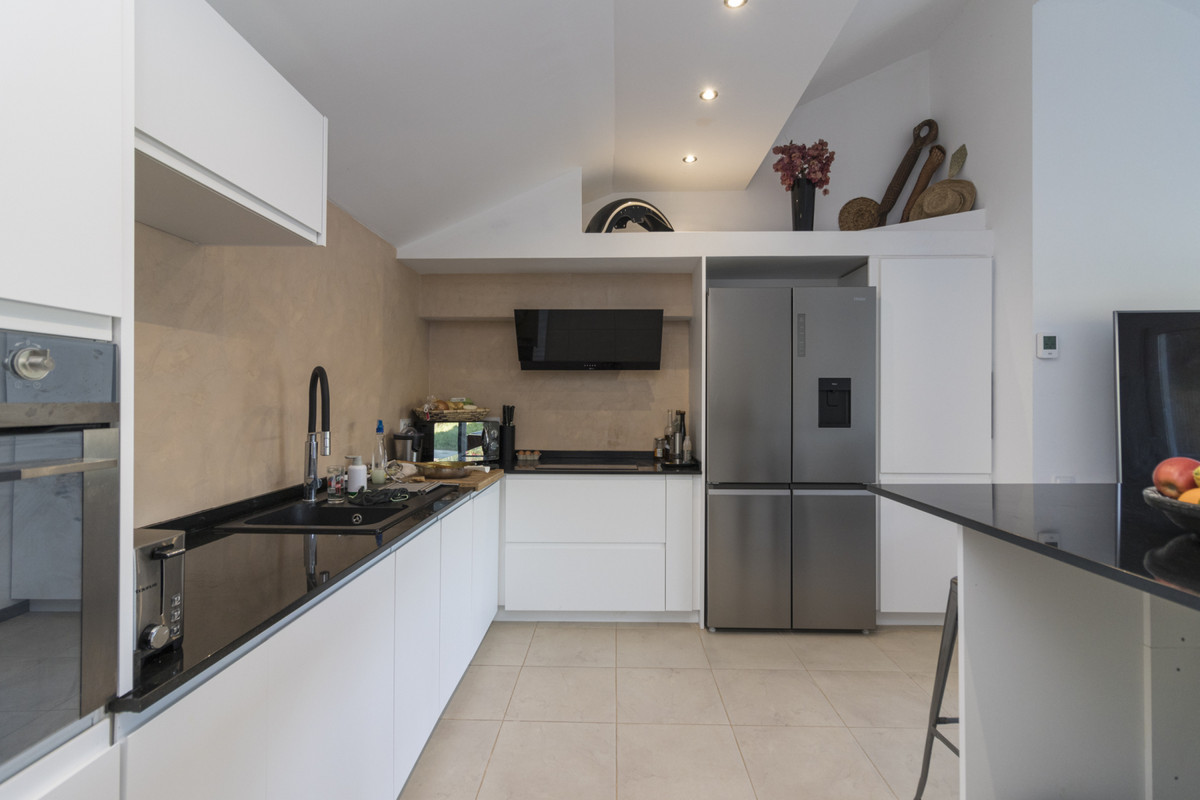 9 Bed Townhouse for sale in Marbella Costa Del Sol, Málaga, Spain