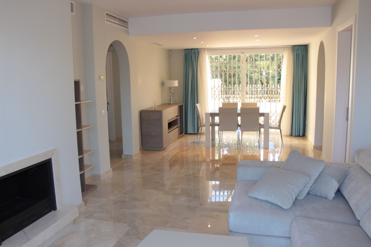 Se vende Apartamento Planta Media de 2 dormitorios en Costa Del Sol, Málaga, España