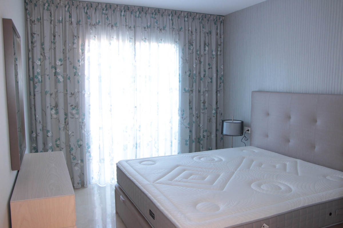 Se vende Apartamento Planta Media de 2 dormitorios en Costa Del Sol, Málaga, España