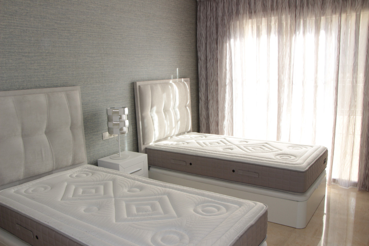 Se vende Apartamento Planta Media de 2 dormitorios en Costa Del Sol, Málaga, España