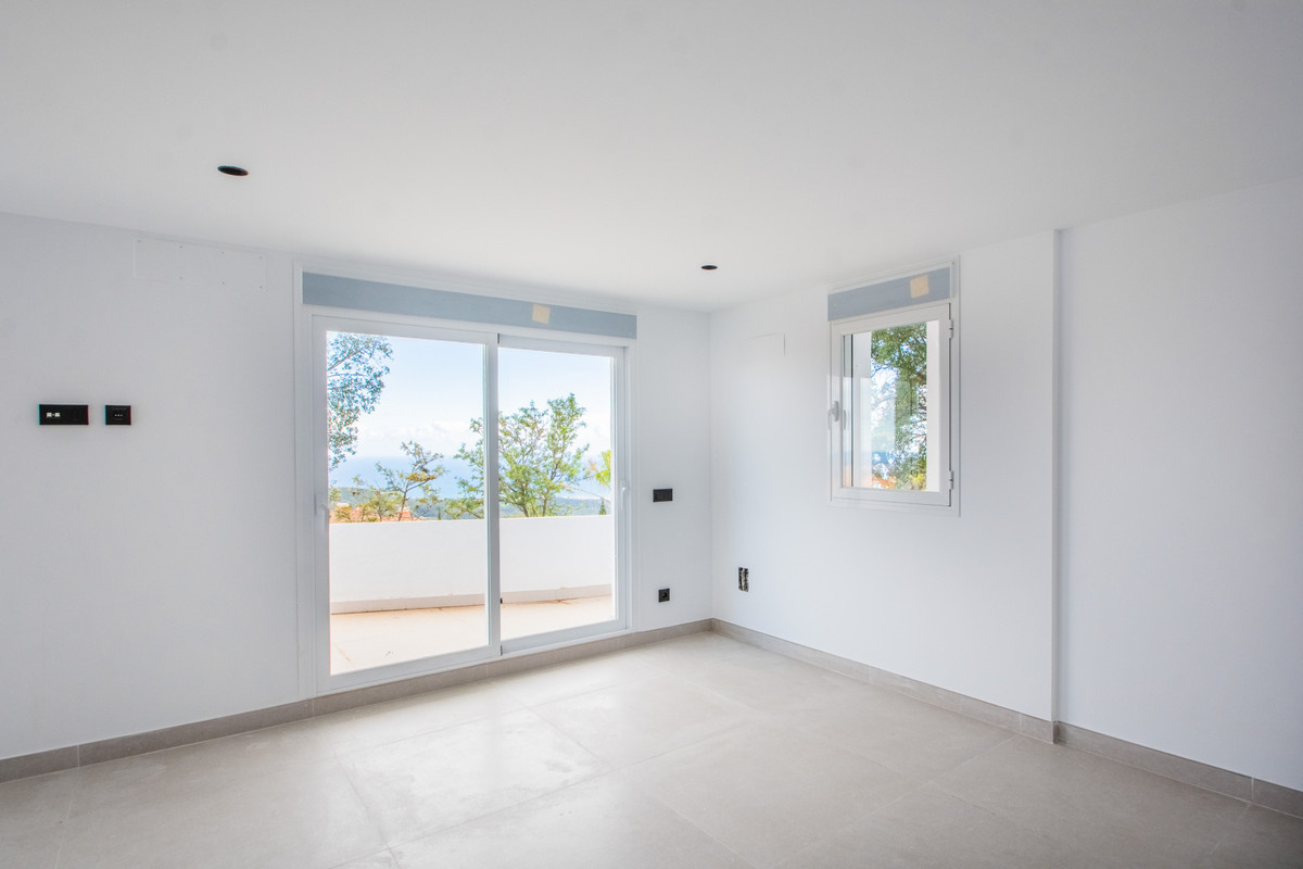 3 Bed Apartment for sale in La Mairena Costa Del Sol, Málaga, Spain