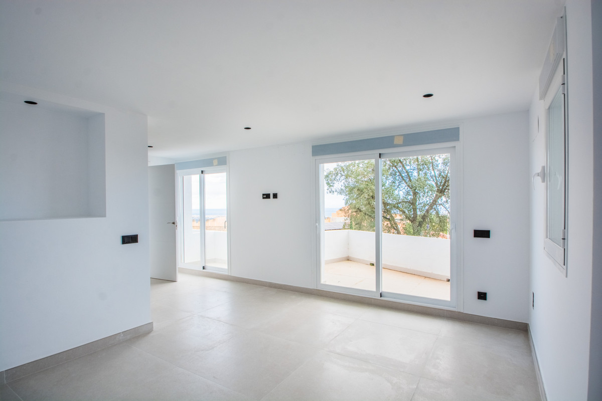 3 Bed Apartment for sale in La Mairena Costa Del Sol, Málaga, Spain