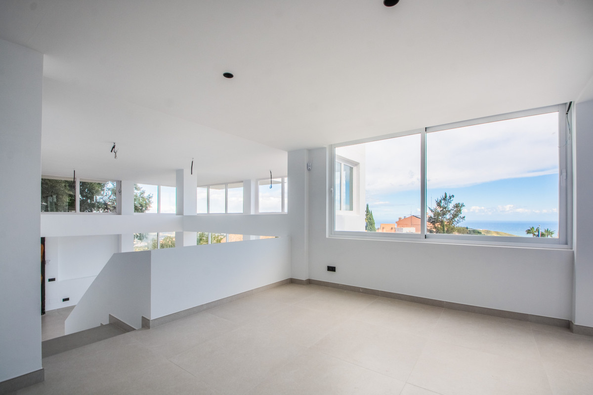 3 Bed Apartment for sale in La Mairena Costa Del Sol, Málaga, Spain