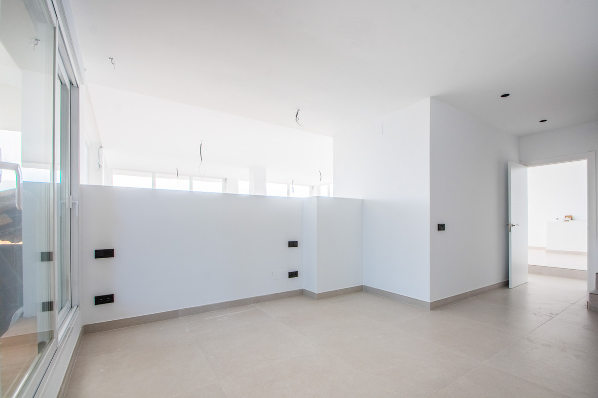 3 Bed Apartment for sale in La Mairena Costa Del Sol, Málaga, Spain