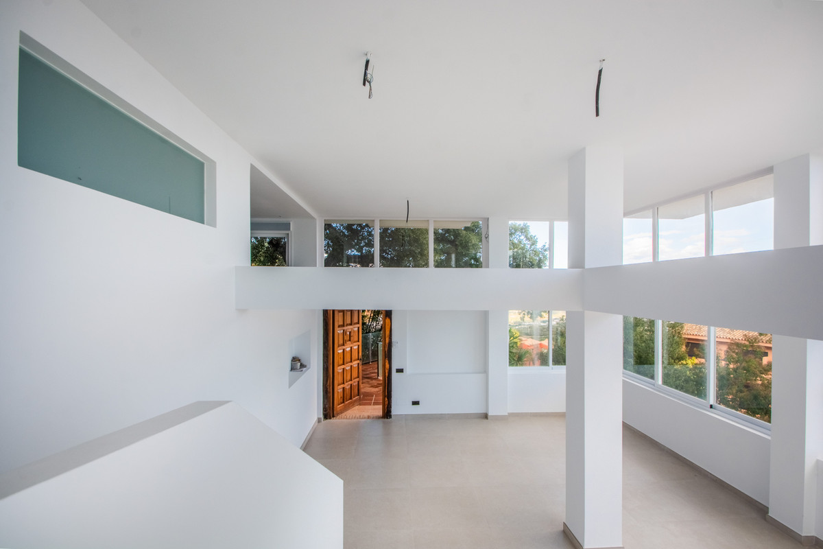 3 Bed Apartment for sale in La Mairena Costa Del Sol, Málaga, Spain