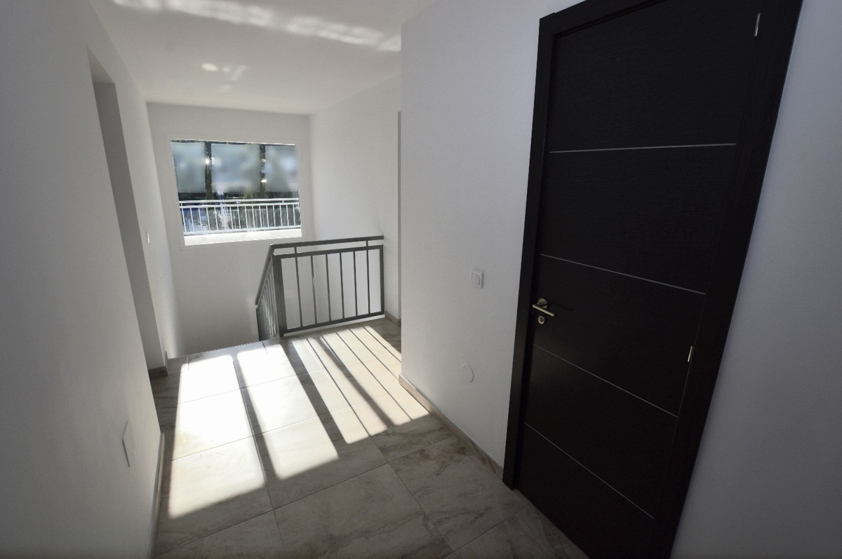 6 Bed Townhouse for sale in Benalmadena Costa Del Sol, Málaga, Spain