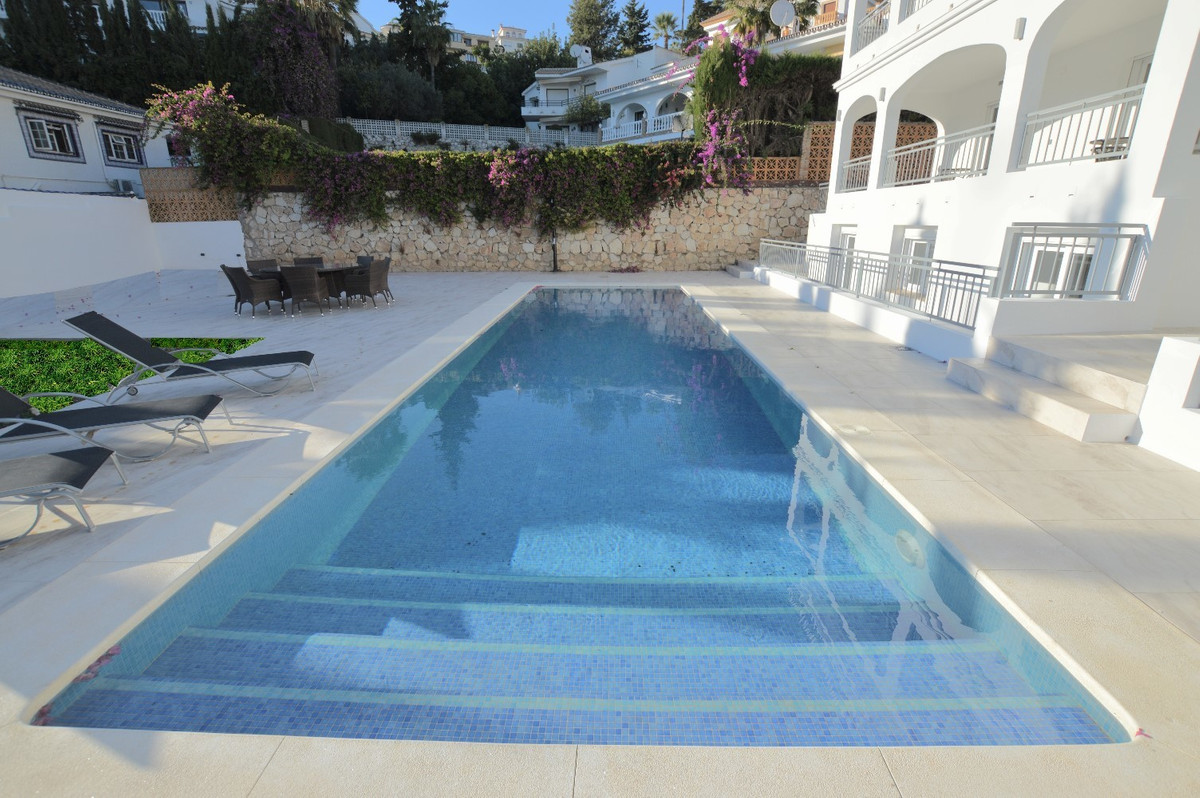 6 Bed Townhouse for sale in Benalmadena Costa Del Sol, Málaga, Spain