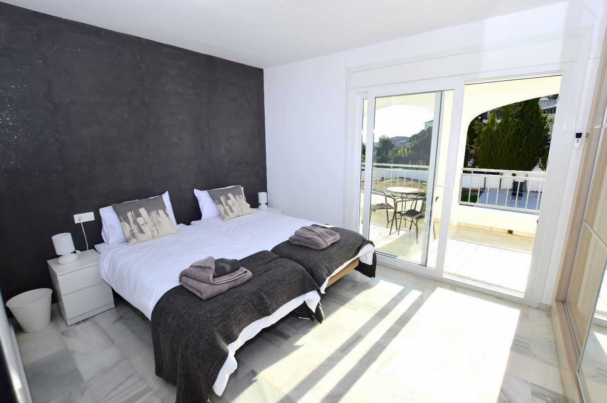 6 Bed Townhouse for sale in Benalmadena Costa Del Sol, Málaga, Spain