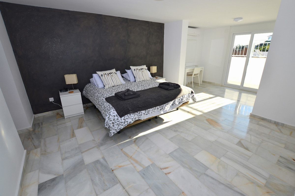 6 Bed Townhouse for sale in Benalmadena Costa Del Sol, Málaga, Spain