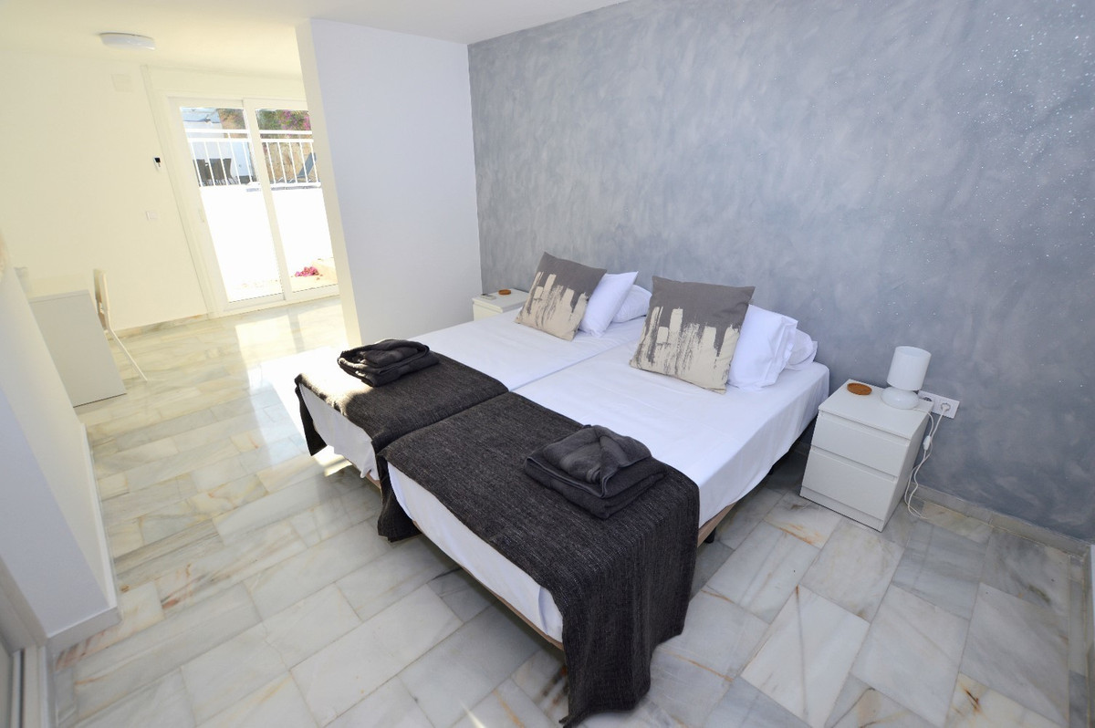 6 Bed Townhouse for sale in Benalmadena Costa Del Sol, Málaga, Spain