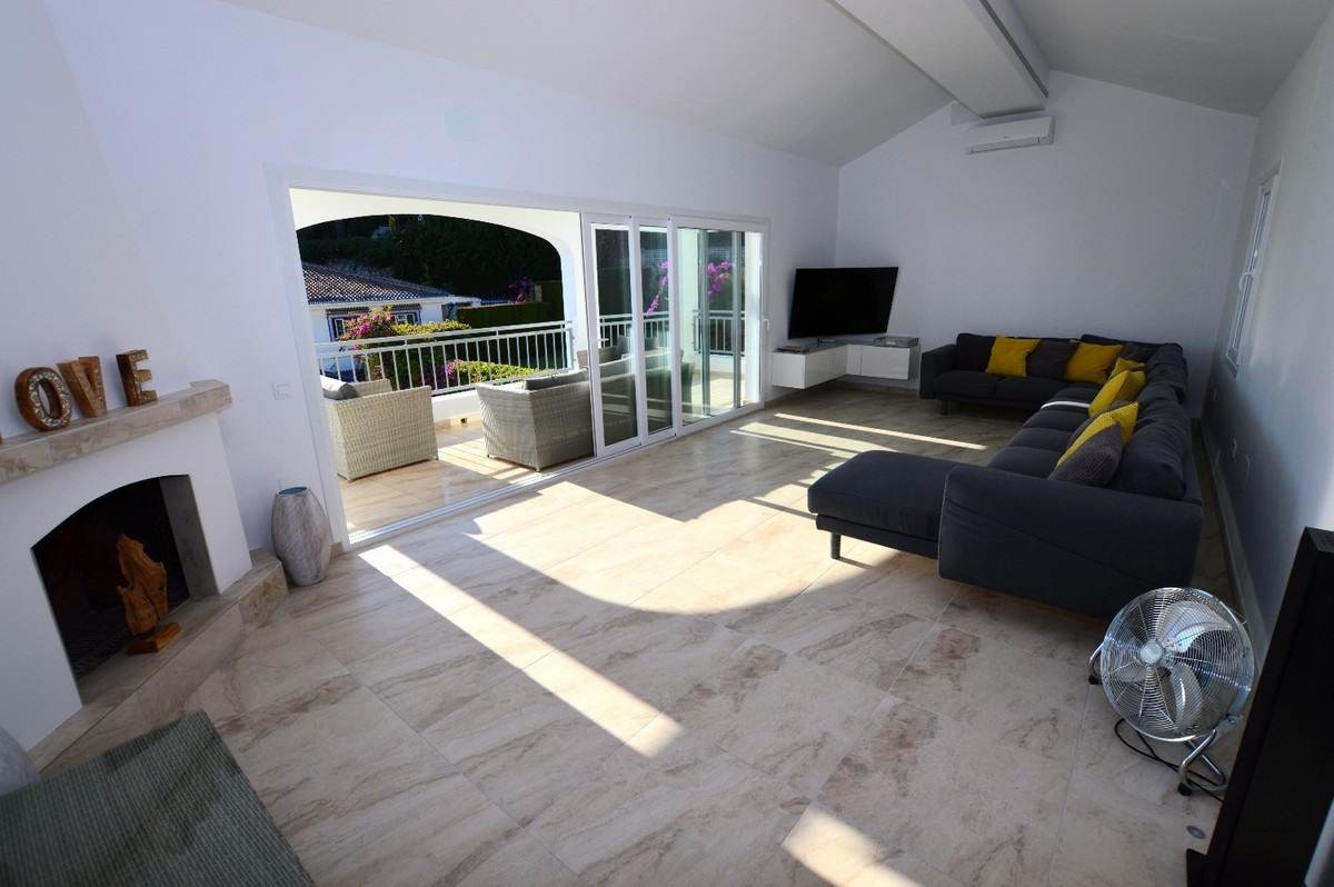 6 Bed Townhouse for sale in Benalmadena Costa Del Sol, Málaga, Spain