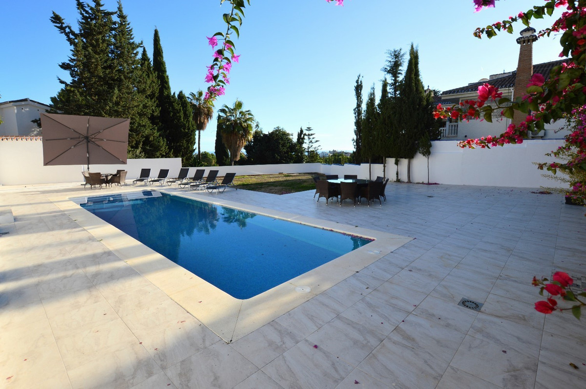 6 Bed Townhouse for sale in Benalmadena Costa Del Sol, Málaga, Spain