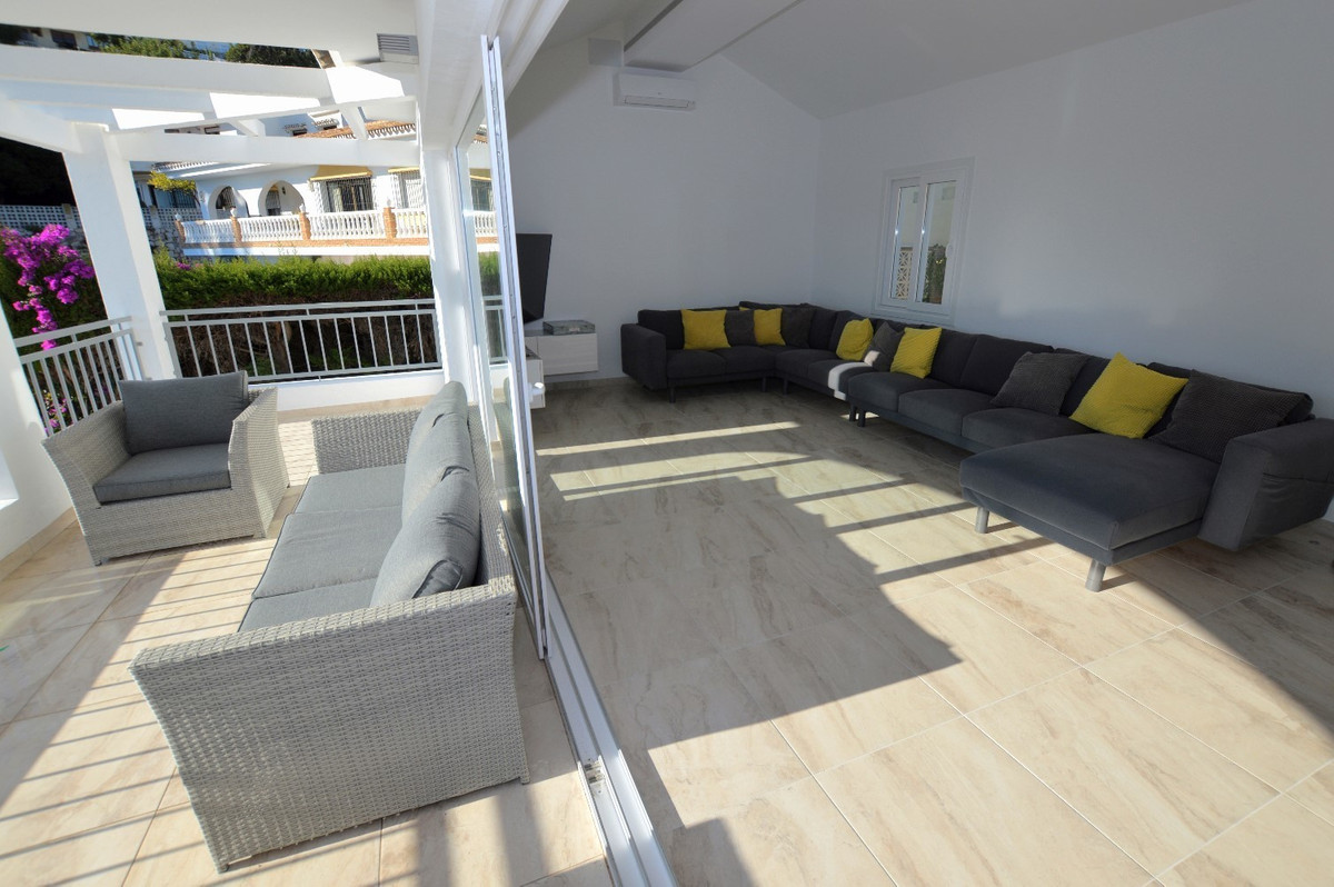 6 Bed Townhouse for sale in Benalmadena Costa Del Sol, Málaga, Spain