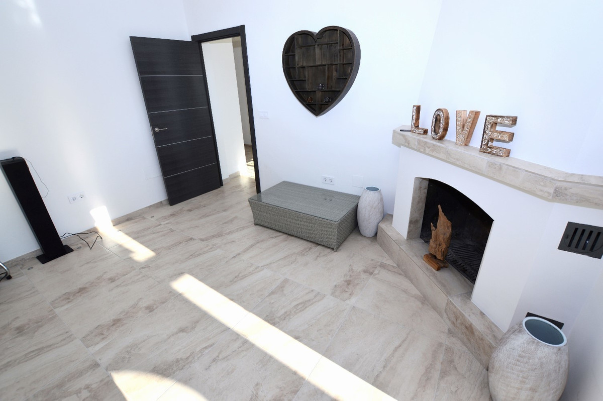 6 Bed Townhouse for sale in Benalmadena Costa Del Sol, Málaga, Spain
