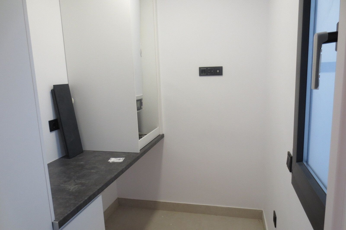 Se vende Villa - Chalet de 4 dormitorios en Costa Del Sol, Málaga, España