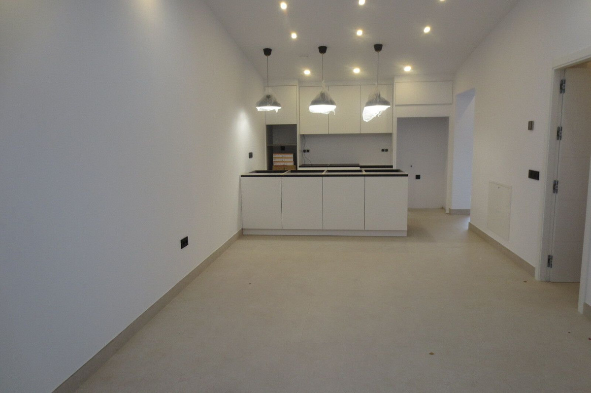 Se vende Villa - Chalet de 4 dormitorios en Costa Del Sol, Málaga, España