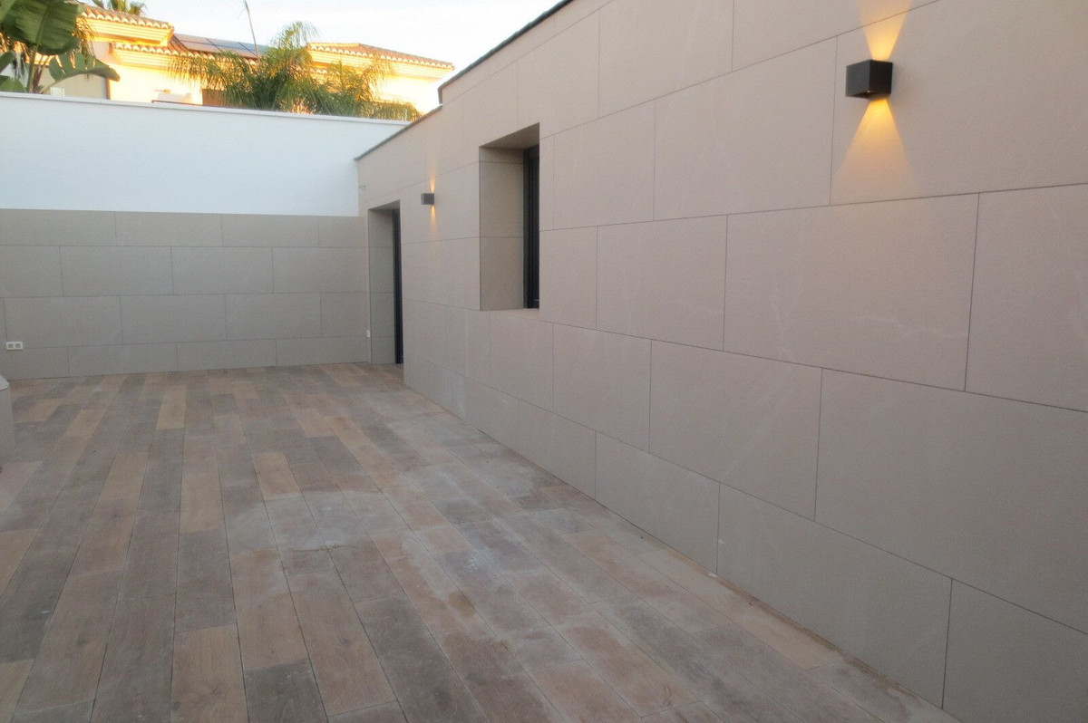 Se vende Villa - Chalet de 4 dormitorios en Costa Del Sol, Málaga, España