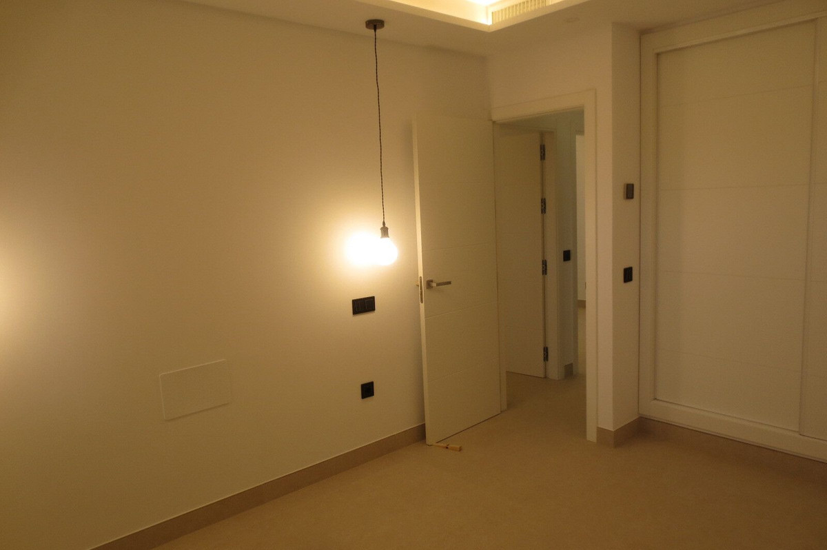 Se vende Villa - Chalet de 4 dormitorios en Costa Del Sol, Málaga, España