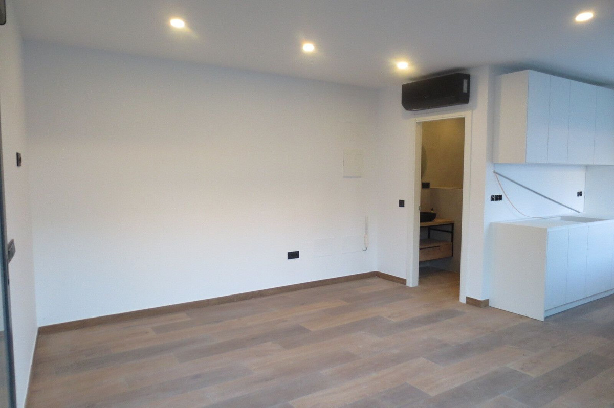 Se vende Villa - Chalet de 4 dormitorios en Costa Del Sol, Málaga, España
