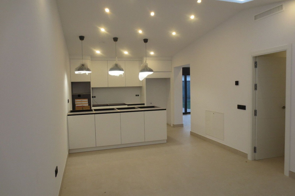 Se vende Villa - Chalet de 4 dormitorios en Costa Del Sol, Málaga, España
