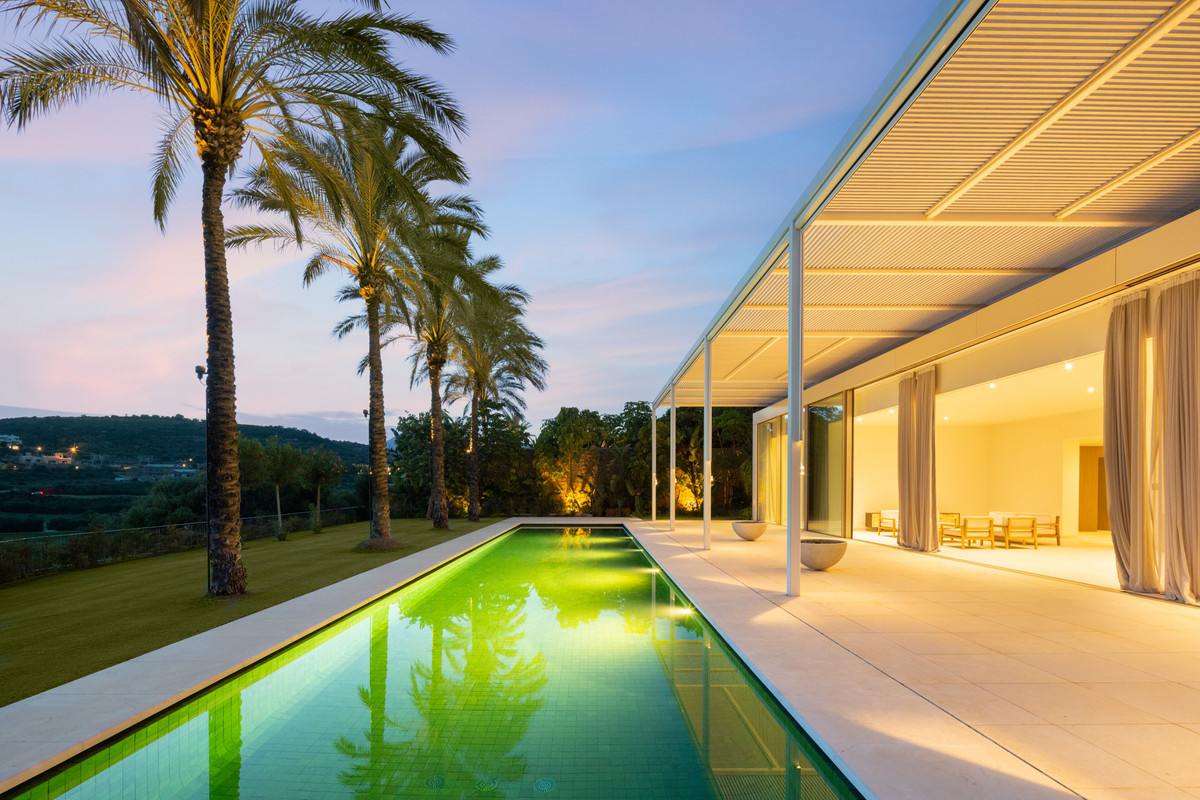 Se vende Villa - Chalet de 4 dormitorios en Costa Del Sol, Málaga, España