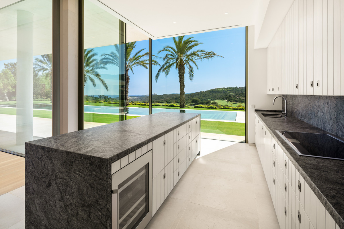 Se vende Villa - Chalet de 5 dormitorios en Costa Del Sol, Málaga, España