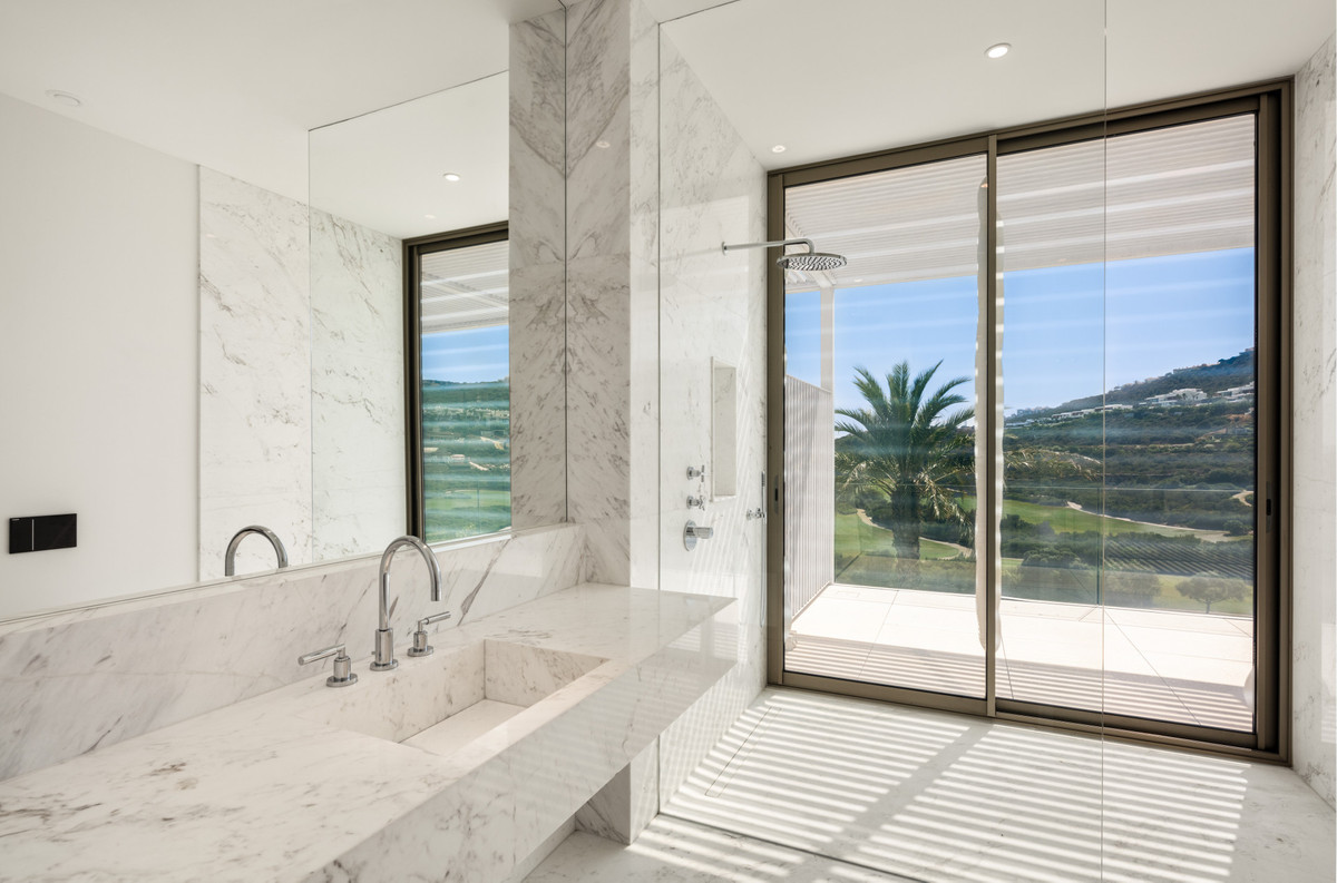 Se vende Villa - Chalet de 5 dormitorios en Costa Del Sol, Málaga, España
