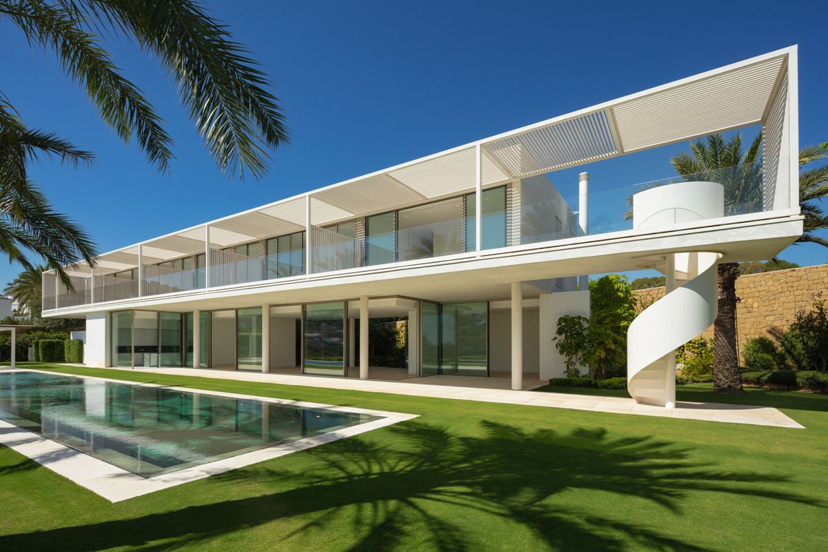 Se vende Villa - Chalet de 5 dormitorios en Costa Del Sol, Málaga, España