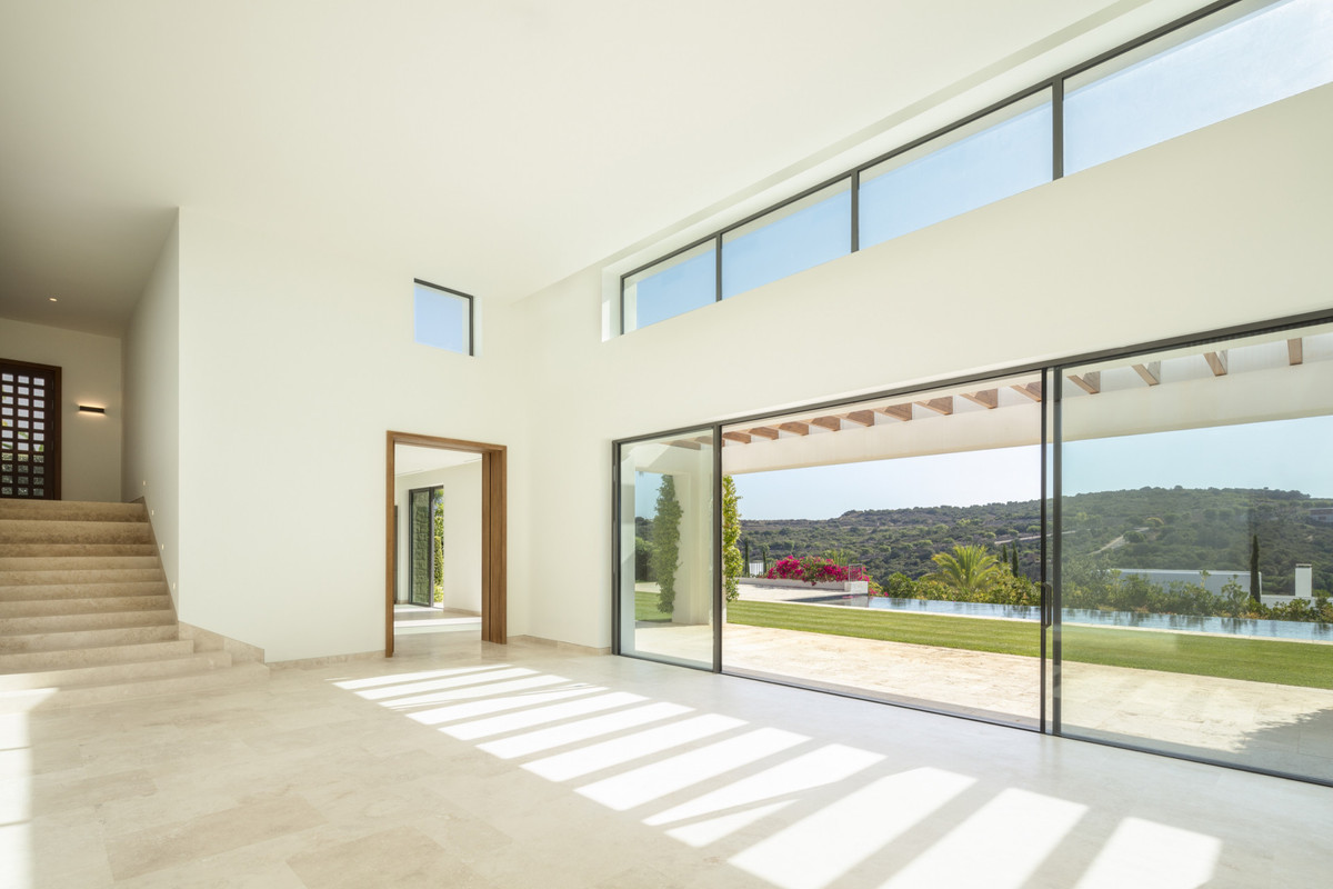 5 Bed Townhouse for sale in Casares Costa Del Sol, Málaga, Spain