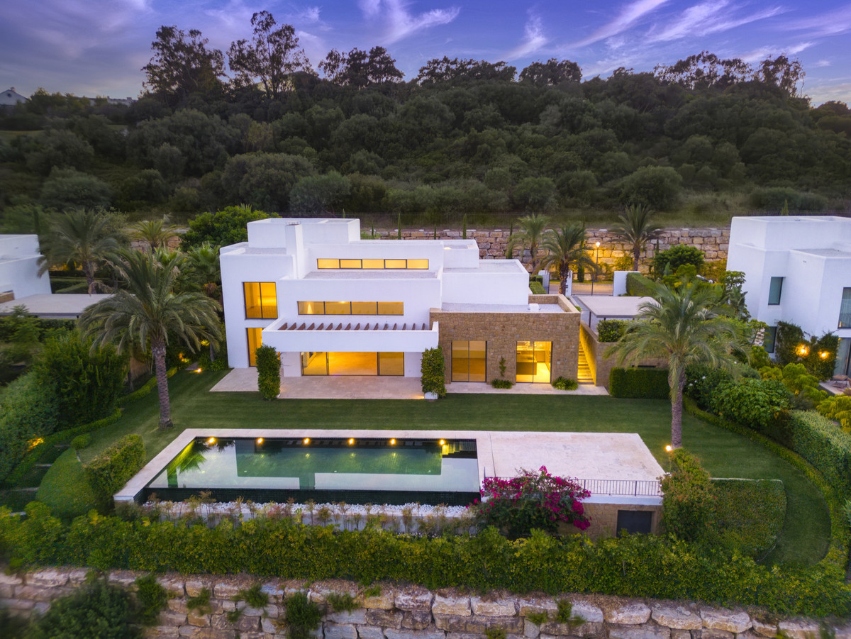 5 Bed Townhouse for sale in Casares Costa Del Sol, Málaga, Spain