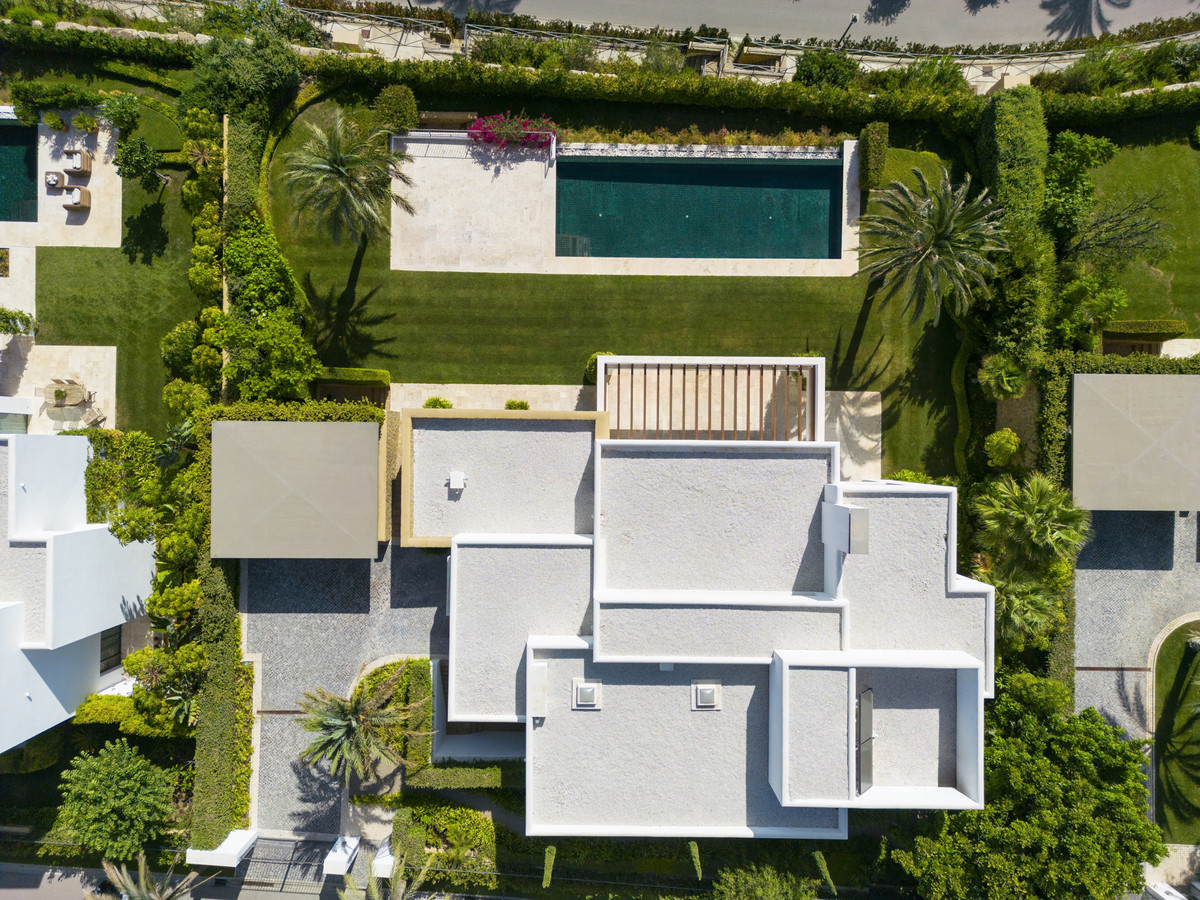 5 Bed Townhouse for sale in Casares Costa Del Sol, Málaga, Spain