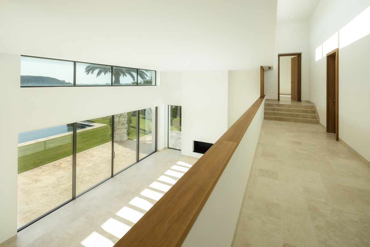 5 Bed Townhouse for sale in Casares Costa Del Sol, Málaga, Spain