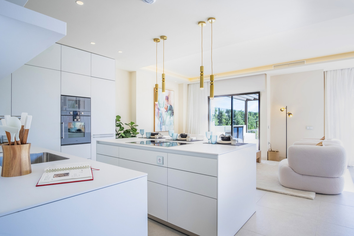 5 Bed Townhouse for sale in New Golden Mile Costa Del Sol, Málaga, Spain