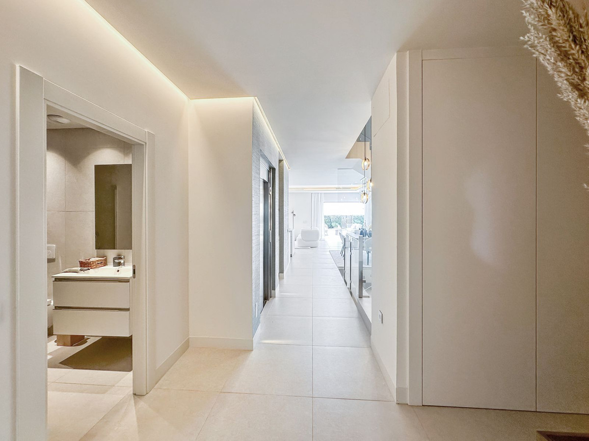 5 Bed Townhouse for sale in New Golden Mile Costa Del Sol, Málaga, Spain