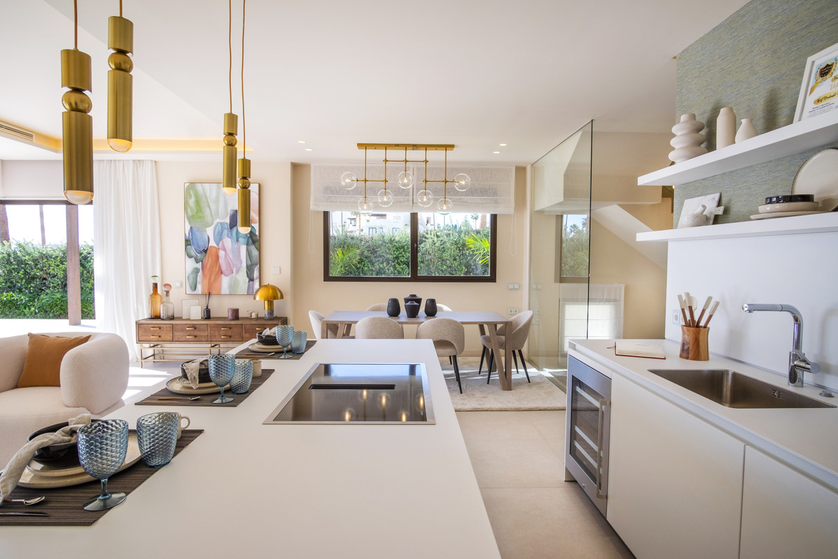 5 Bed Townhouse for sale in New Golden Mile Costa Del Sol, Málaga, Spain