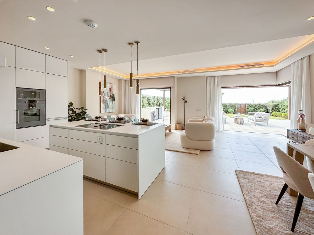 5 Bed Townhouse for sale in New Golden Mile Costa Del Sol, Málaga, Spain