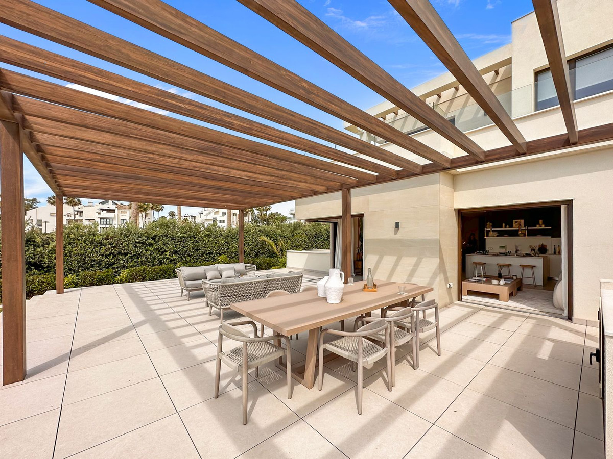 5 Bed Townhouse for sale in New Golden Mile Costa Del Sol, Málaga, Spain