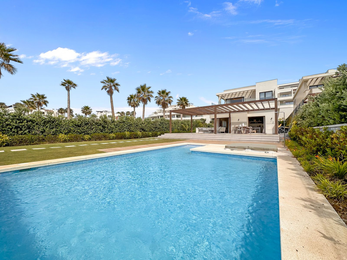 5 Bed Townhouse for sale in New Golden Mile Costa Del Sol, Málaga, Spain