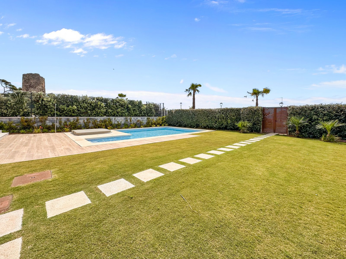 5 Bed Townhouse for sale in New Golden Mile Costa Del Sol, Málaga, Spain