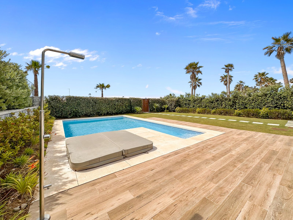 5 Bed Townhouse for sale in New Golden Mile Costa Del Sol, Málaga, Spain