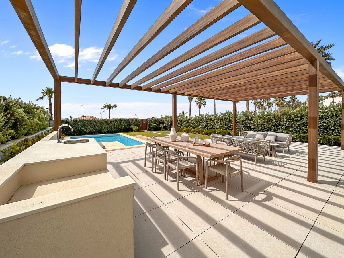 5 Bed Townhouse for sale in New Golden Mile Costa Del Sol, Málaga, Spain