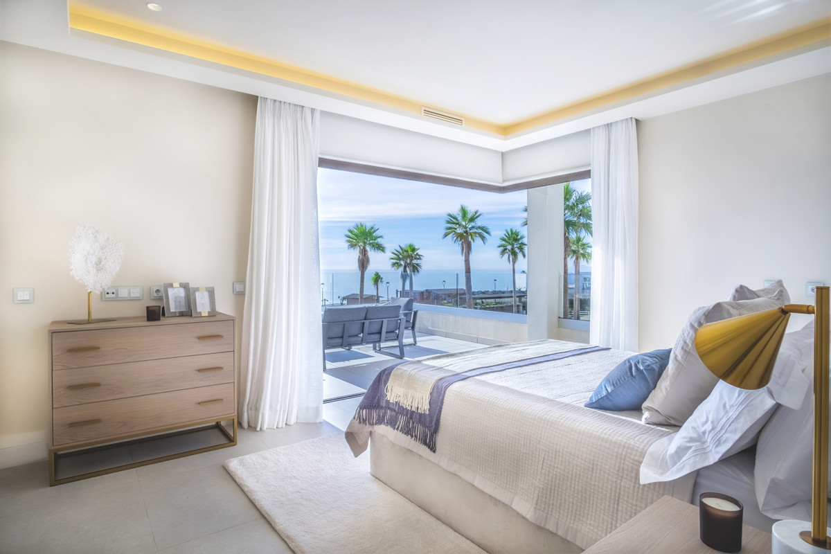 5 Bed Townhouse for sale in New Golden Mile Costa Del Sol, Málaga, Spain