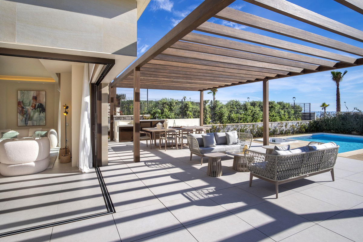 5 Bed Townhouse for sale in New Golden Mile Costa Del Sol, Málaga, Spain