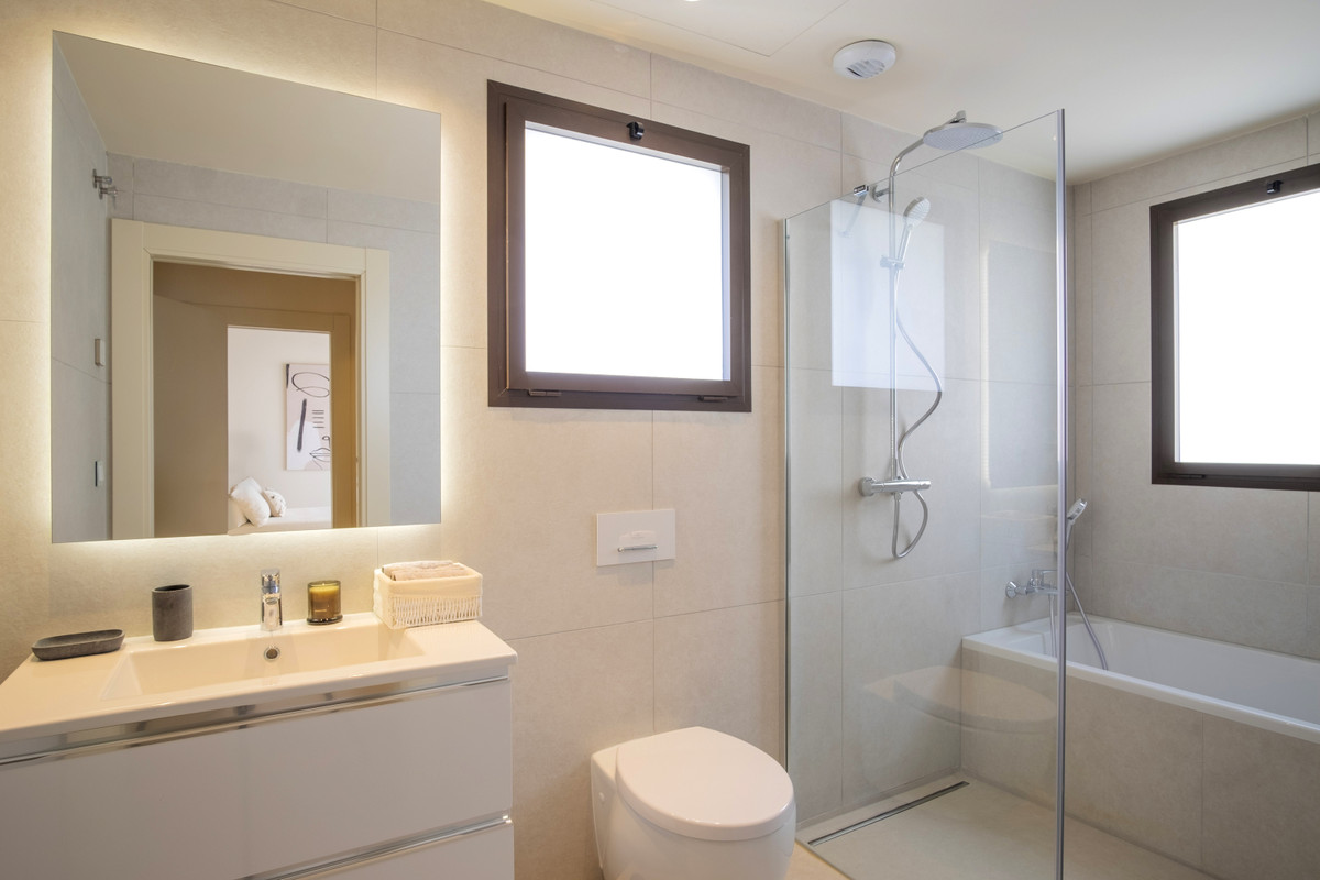 5 Bed Townhouse for sale in New Golden Mile Costa Del Sol, Málaga, Spain