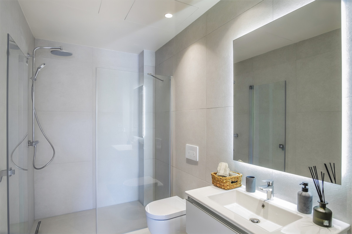 5 Bed Townhouse for sale in New Golden Mile Costa Del Sol, Málaga, Spain