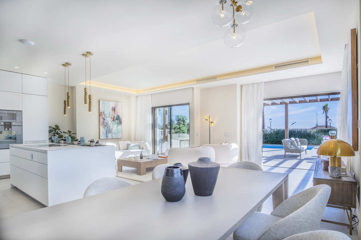 5 Bed Townhouse for sale in New Golden Mile Costa Del Sol, Málaga, Spain