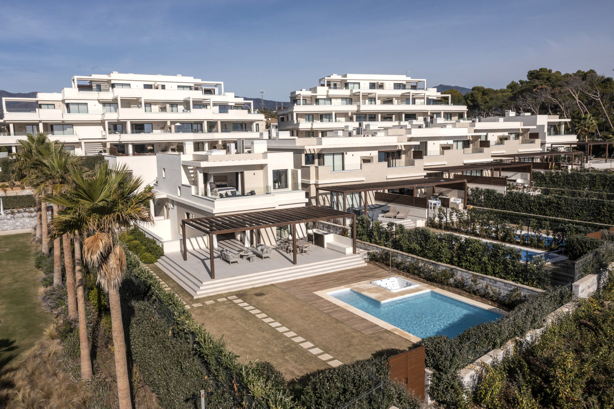5 Bed Townhouse for sale in New Golden Mile Costa Del Sol, Málaga, Spain
