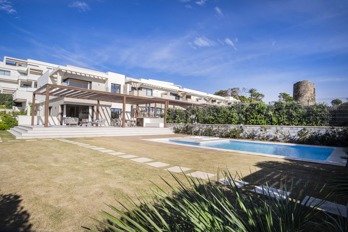 5 Bed Townhouse for sale in New Golden Mile Costa Del Sol, Málaga, Spain