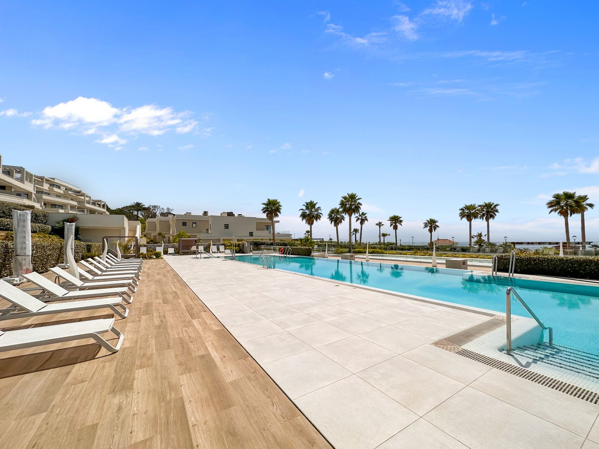 5 Bed Townhouse for sale in New Golden Mile Costa Del Sol, Málaga, Spain